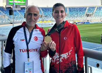 Pelinsu Şahin 3 bin metre engelli koşu şampiyonu oldu