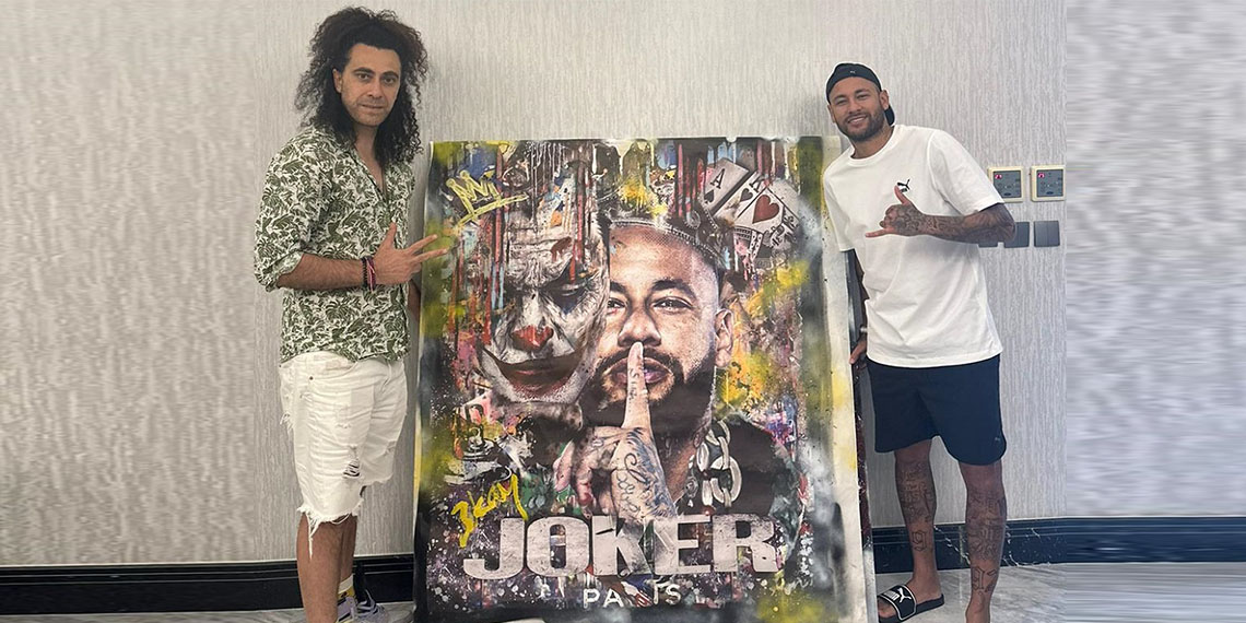 Futbol dünyasından birçok ünlü ismi farklı teknikler kullanarak resmetmeye devam eden Ersan Kay; son olarak Brezilyalı Neymar, Fred ve Kerem Demirbay'ı tuale taşıdı.