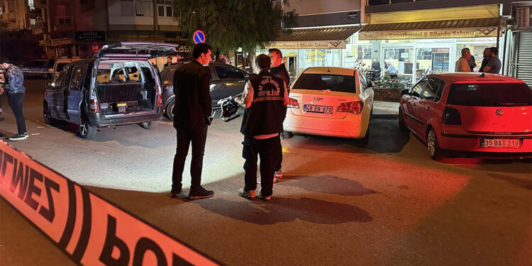 Kahvehane önünde meclis üyesine ateş açıldı