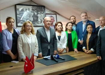 İnsanlar 20 metrekarelik konteynerlere mahkum edildi