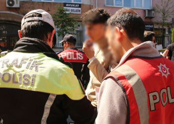 İstanbul'da arama kararı bulunan 3 bin 708 kişi yakalandı