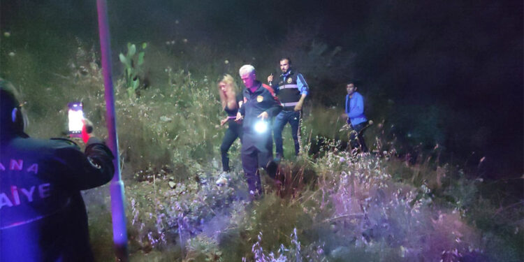 Kozan Kalesi'nde mahsur kalan kadın kurtarıldı