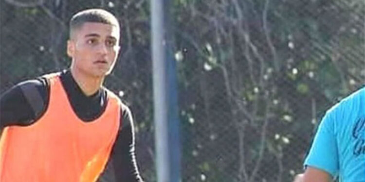 Halı sahada maç yaparken kalp krizi geçirip öldü