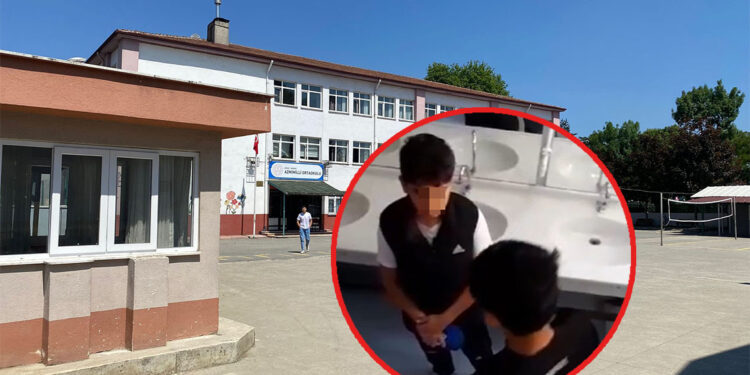 Okul arkadaşlarını tuvalette darbedip görüntü çektiler
