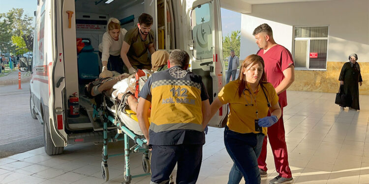 Yıldırım düşmesi sonucu ağır yaralanan işçi kurtarılamadı