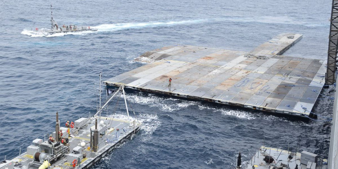 ABD Savunma Bakanlığı, hava koşulları nedeniyle inşası geciken, Gazze'ye insani yardımı kolaylaştırması öngörülen geçici iskelesinin inşaatını tamamladığını duyurdu.