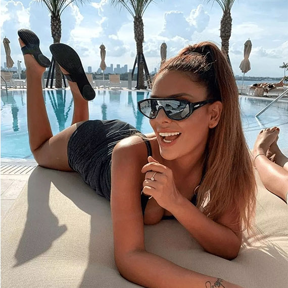 Amerika Birleşik Devletleri’nde (ABD) hayatını kaybeden ve sevgilisi tarafından öldürüldüğü iddia edilen sosyal medya fenomeni Yağmur Taktaş'ın mezarı, ailesinin başvurusu üzerine otopsi için bugün açıldı.