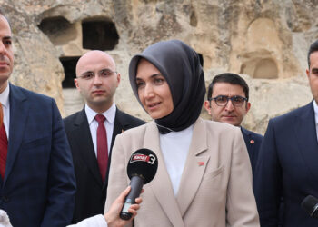 Afyonkarahisar Valisi'nden 'Belediyede böcek var' iddiasına yanıt