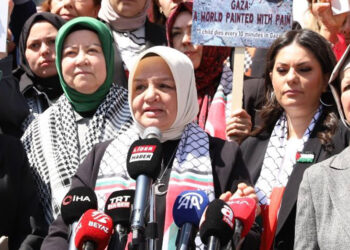 AK Parti'li Keşir: Gazze'de günde 63 kadın ölüyor