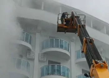 Akçakoca'da otel yangını