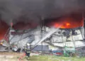 Aksaray'da yağ fabrikası alev alev yandı