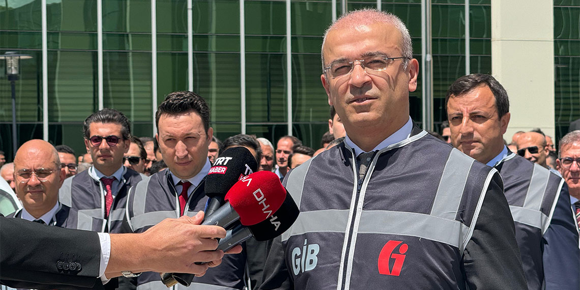 Kafe, restoran, pastane, fırın ve eczanelere yönelik 250 gelir uzmanıyla Ankara'da vergi denetimi yapıldı.