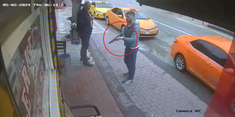 Taksi durağına pompalı tüfekle ateş açtı