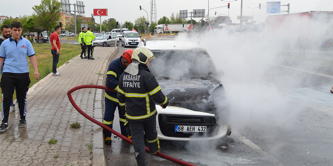 Asansör tamirine gidenlerin içinde bulunduğu araç alev aldı