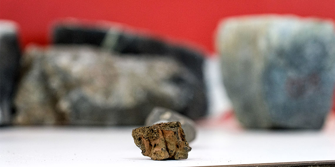 Konya Teknik Üniversitesi Dr. Öğretim Üyesi Hatice Ünal Ercan, TÜBİTAK’ın Bilimsel ve Teknolojik Araştırma Projelerini Destekleme Programı kapsamında, atmosferdeki karbondioksit gazını, katı olarak kayaçlara sıkıştırma projesi tasarladı. 