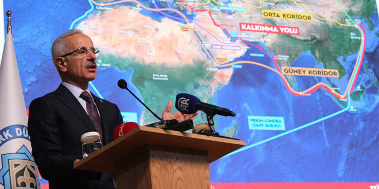 Demir yolu ağını 28 bin kilometreye çıkaracağız