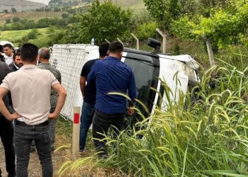 Adıyaman'da minibüs devrildi: 14 yaralı