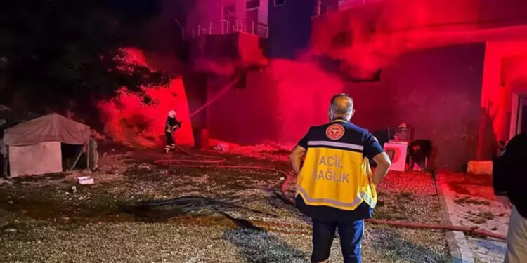 Adıyaman'da tütün ambarında yangın