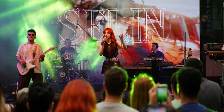 Akasya 10'uncu yıl konserleri, Selin ile devam etti