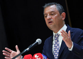 Anayasayı nasıl yapıyorsan müfredatı da öyle yapman lazım