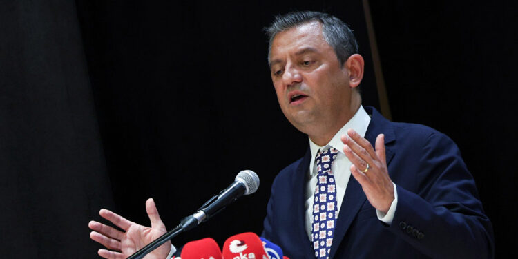 Anayasayı nasıl yapıyorsan müfredatı da öyle yapman lazım