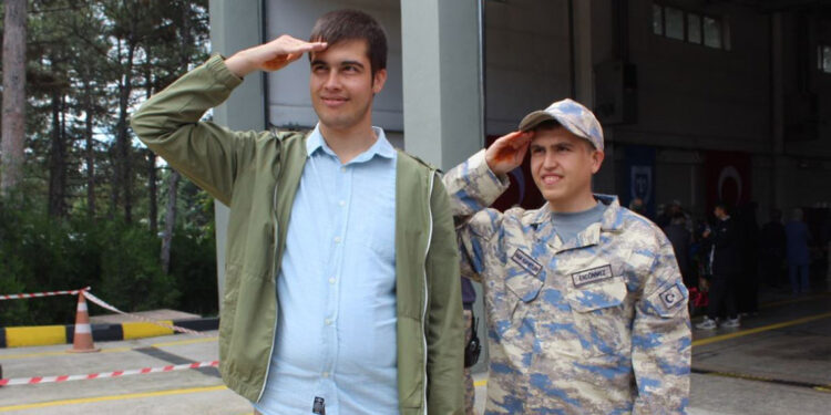 Ankara'da 21 engelli 1 gün temsili askerlik yaptı