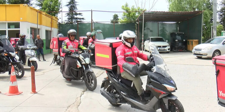 Ankara'da motokuryeler Ata Emre ve Samet Özgül için konvoy yaptı