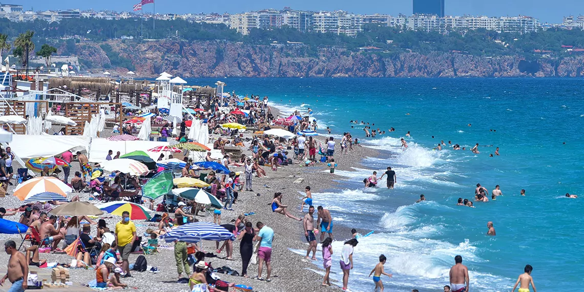 Antalya'da 16,7 milyon turistten 110 milyon geceleme
