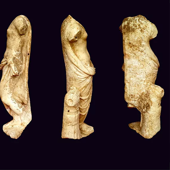 Antalya'da 2 bin yıllık zeus ve aphrodite heykelleri bulundu