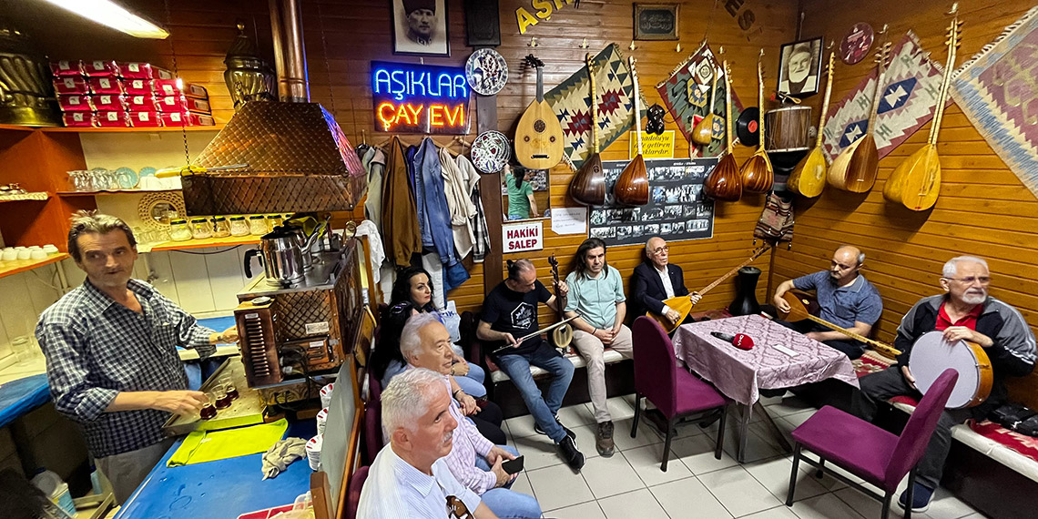 Aşıklar Kahvesi'nde, 69 yıldır sohbet edilmesi yasak