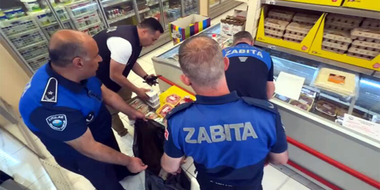 Son kullanma tarihi geçen gıda ürünleri toplatıldı