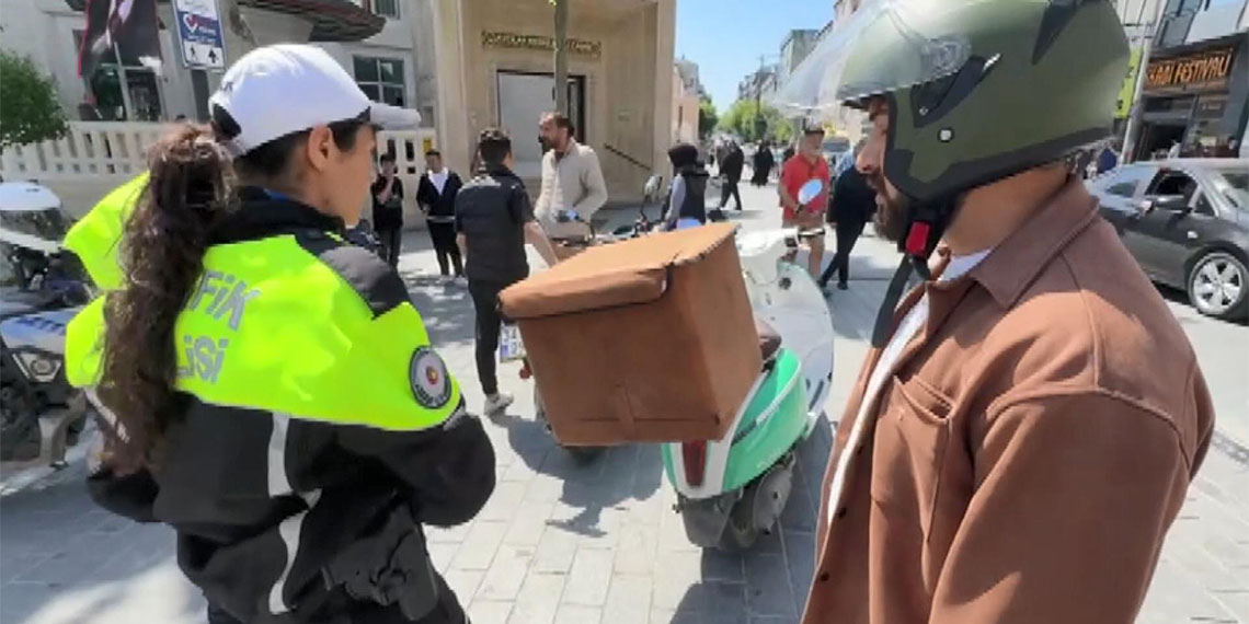 Avcılar'da motosiklet sürücülerine denetim yapıldı, denetimlerde 218 motosiklet sürücüsüne 1 milyon 138 bin lira para cezası kesildi.