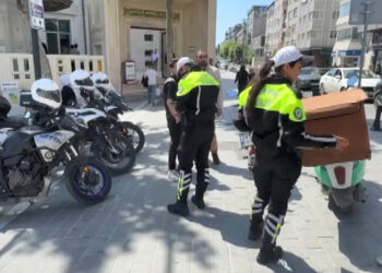 Avcılar'da motosiklet sürücülerine denetim