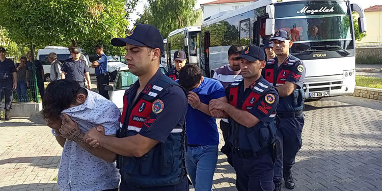 Aydın merkezli 17 ilde siber dolandırıcılık operasyonu