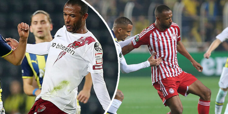 11 kez fileleri havalandırarak gol kralı oldu