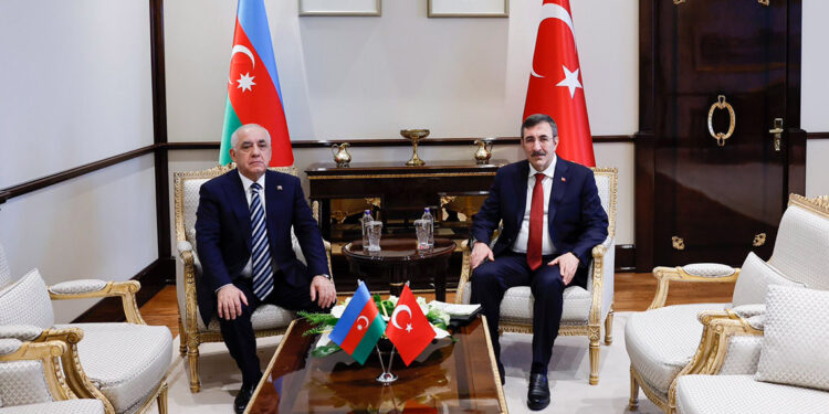 Azerbaycan ile ticaret hacmimiz 7,5 milyar doları bulmuştur