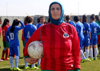 Futbol tutkusundan vazgeçmeyen Azize Ay, hayallerine kavuştu