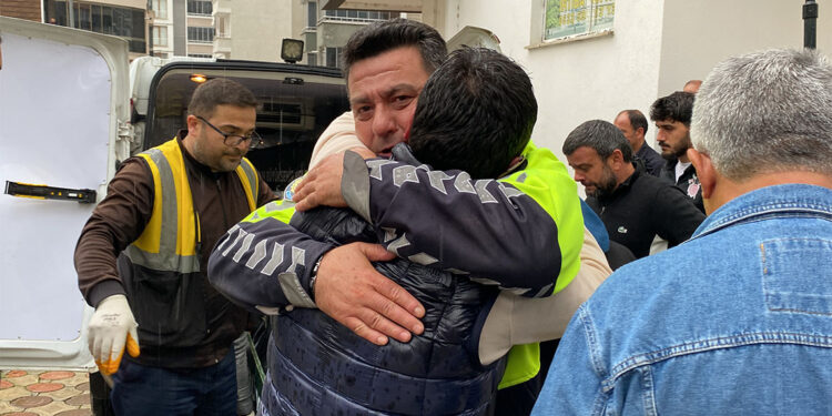 Banyoda düşüp başını çarpan itfaiyeci öldü