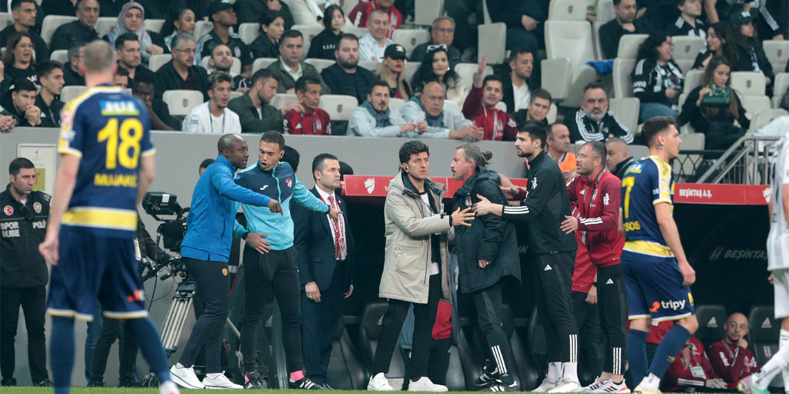 Beşiktaş Teknik Sorumlusu Halim Okta, “Finalde de başarıp kupayı alacağımıza inanıyoruz. Maçın ilk yarısında iyi oynadık. Bize göre hak ettiğimiz bir maç oldu” dedi.