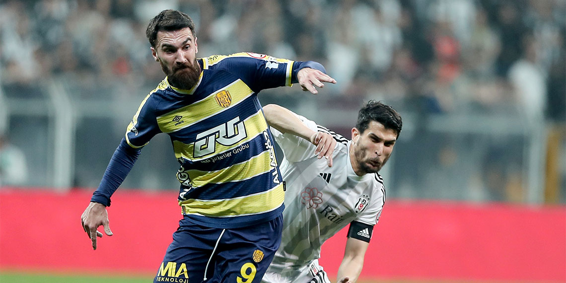 MKE Ankaragücü Teknik Direktörü Emre Belözoğlu, “Ankaragücü oyununun karşılığı olan finale kalamadı. Bundan dolayı çok üzgünüm. Oyun arkadaşlarım gösterdiklerimi yaptıklarında 2-0, 3-0’a gelecek maçı kaybetti. Takımım ve kulübüm adına üzgünüm. Ligde kalarak yakışır bir şekilde sezonu bitirmek istiyoruz. Beşiktaş’ı tebrik ederim” dedi.