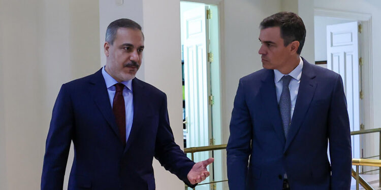 Bakan Fidan, İspanya Başbakanı Sanchez ile bir araya geldi