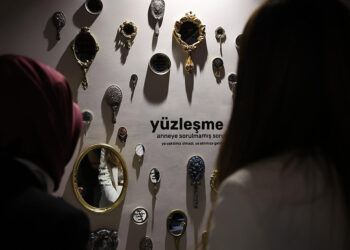 Bakan Göktaş, 'Anne Müzesi'ni ziyaret etti