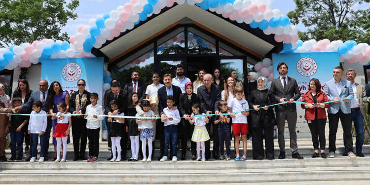 Bakan Göktaş, devlet himayesindeki çocuklarla buluştu