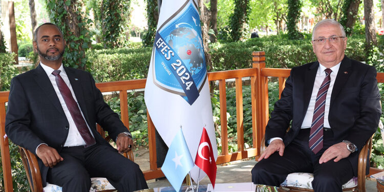 Bakan Güler, Somali Savunma Bakanı Nur ile görüştü