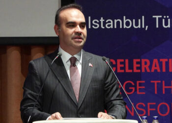 Bakan Kacır, Etki Yatırım Zirvesi'nde konuştu