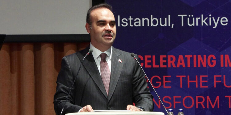 Bakan Kacır, Etki Yatırım Zirvesi'nde konuştu