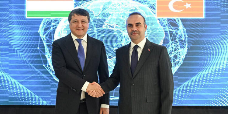 Bakan Kacır: Tacikistan ile 4 önemli anlaşma imzaladık