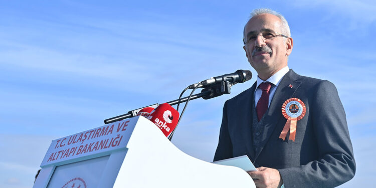 Bakan Uraloğlu: 21 yılda trafik hacmi yüzde 195 arttı