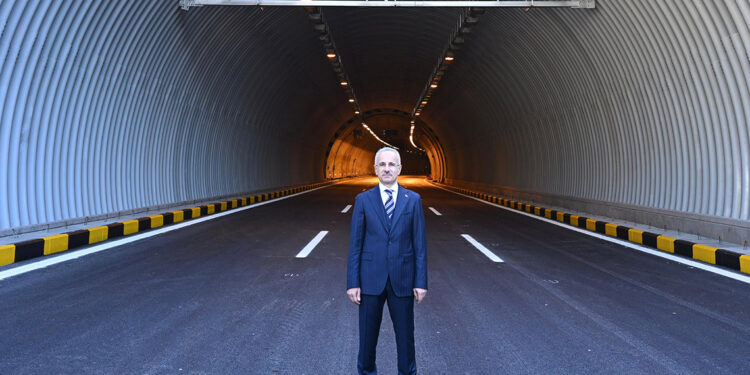 Bakan Uraloğlu: Bolu Dağı Tüneli 67 metre uzatılacak