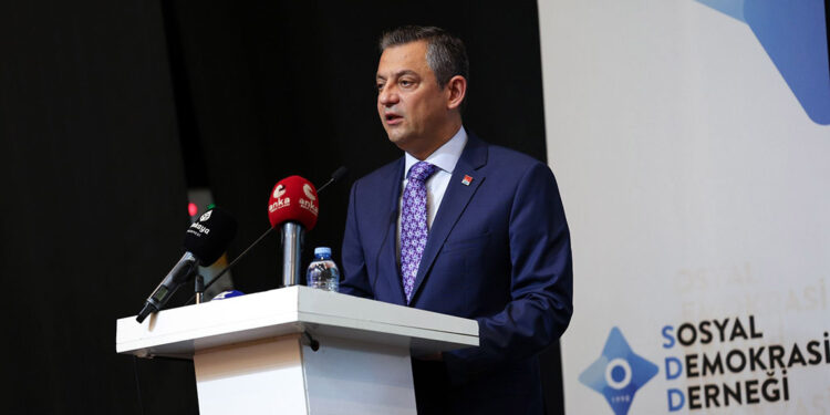 Başarının önündeki her türlü kişisel kibir tasfiye edilecek